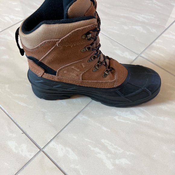 #2752 Kamik Fargo 3M 200G Thinsulate snow winter proof boots US 13